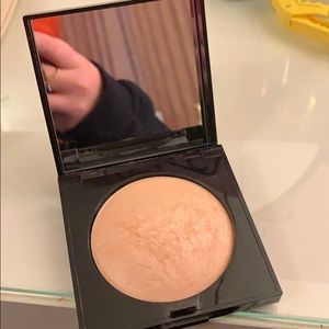 Laura Mercier Highlighter